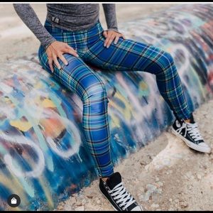 Celestial Bodiez  Booty Scrunch plaid leggings